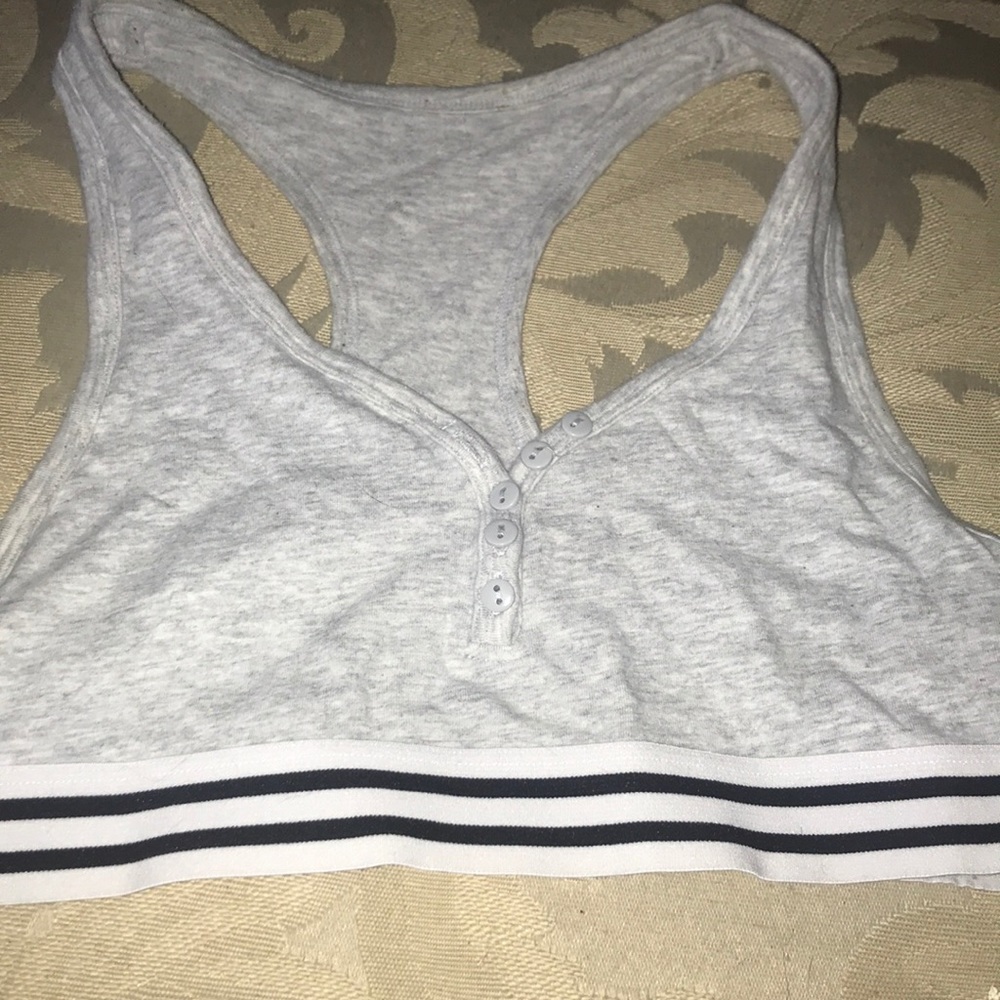 sports bra